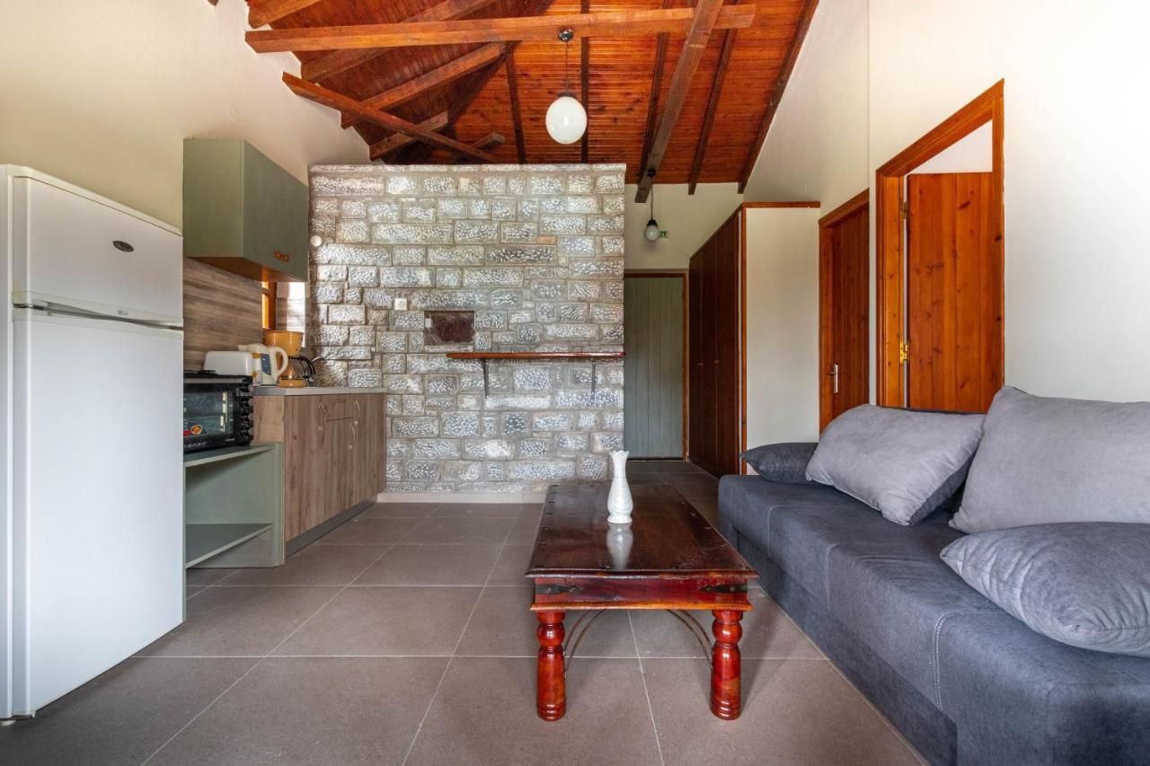 Porto Kalamitsi Stone-Built Bungalows Kardamyli Exterior photo