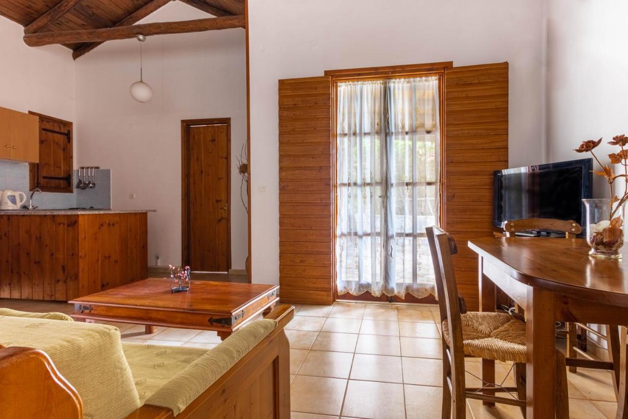 Porto Kalamitsi Stone-Built Bungalows Kardamyli Exterior photo
